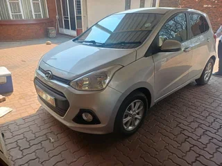 2017 HYUNDAI I10 GRAND 1.2 MANUAL TRANSMISSION IN EXCELLENT CONDITION