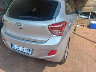 2017 HYUNDAI I10 GRAND 1.2 MANUAL TRANSMISSION IN EXCELLENT CONDITION