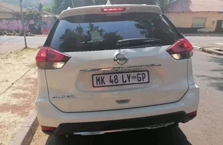 2022 NISSAN XTRAIL 2.5 CVT 4X4 AUTOMATIC TRANSMISSION IN EXCELLENT CONDITION WITH REVERSE CAMERA AND