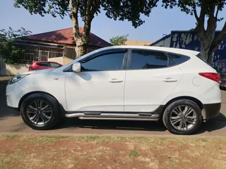 2015 Hyundai Ix35 2.0 Manual Transmission In Excellent Condition With Reverse Camera