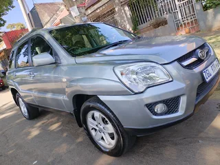 2010 KIA SPORTAGE 2.0 AUTOMATIC TRANSMISSION IN EXCELLENT CONDITION WITH LEATHER SEATS