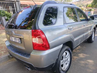 2010 KIA SPORTAGE 2.0 AUTOMATIC TRANSMISSION IN EXCELLENT CONDITION WITH LEATHER SEATS