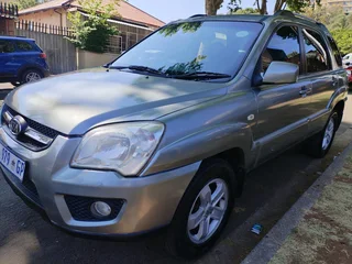 2010 KIA SPORTAGE 2.0 AUTOMATIC TRANSMISSION IN EXCELLENT CONDITION WITH LEATHER SEATS