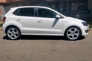 2010 Volkswagen Polo 6 Hatchback 1.4 Manual Transmission In Excellent Condition