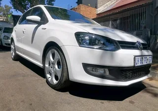 2010 VOLKSWAGEN POLO 6 HATCHBACK 1.4 MANUAL TRANSMISSION IN EXCELLENT CONDITION