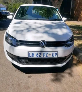 2010 VOLKSWAGEN POLO 6 HATCHBACK 1.4 MANUAL TRANSMISSION IN EXCELLENT CONDITION