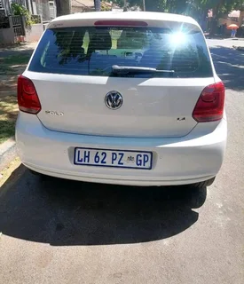 2010 VOLKSWAGEN POLO 6 HATCHBACK 1.4 MANUAL TRANSMISSION IN EXCELLENT CONDITION