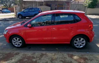 2011 Volkswagen Polo 6 Hatchback 1.4 Comfort Line Manual Transmission In Excellent Condition