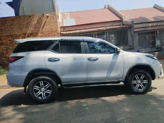 2016 TOYOTA FORTUNER 2.4 GD6 MANUAL TRANSMISSION IN EXCELLENT CONDITION