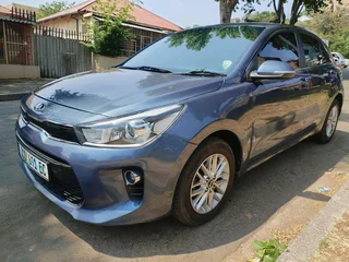 2018 KIA RIO 1.4 MANUAL TRANSMISSION IN EXCELLENT CONDITION WITH REVERSE CAMERA AND SENSORS