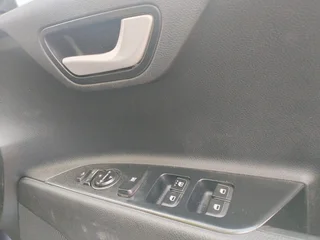 2018 KIA RIO 1.4 MANUAL TRANSMISSION IN EXCELLENT CONDITION WITH REVERSE CAMERA AND SENSORS