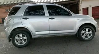 2010 DAIHATSU TERIOS 1.5 MANUAL TRANSMISSION IN EXCELLENT CONDITION