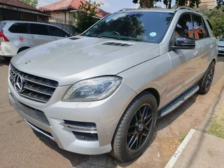 2012 MERCEDES BENZ ML 500 4MATIC 8 AUTOMATIC TRANSMISSION WITH SUN ROOF