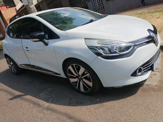 2015 RENAULT CLIO 4 900T MANUAL TRANSMISSION IN EXCELLENT CONDITION