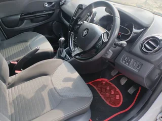 2015 RENAULT CLIO 4 900T MANUAL TRANSMISSION IN EXCELLENT CONDITION