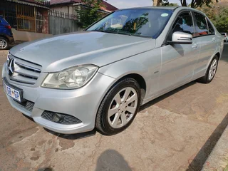 2012 MERCEDES BENZ C180 (204) AUTOMATIC TRANSMISSION IN EXCELLENT CONDITION WITH SPARE KEYS