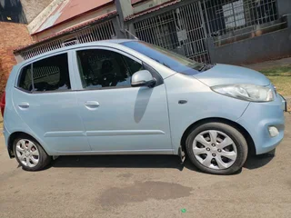 2013 HYUNDAI I10 MANUAL TRANSMISSION 1.2 IN EXCELLENT CONDITION