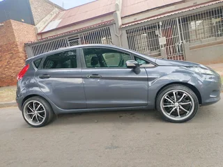 2009 Ford Fiesta 1.4 Manual Transmission In Excellent Condition