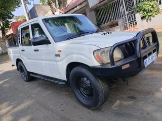 2013 MAHINDRA SCORPIO PICK UP 2.2 DIESEL MANUAL TRANSMISSION IN EXCELLENT CONDITION