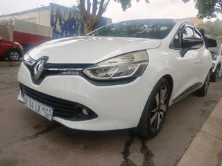2015 RENAULT CLIO 4 900T MANUAL TRANSMISSION IN EXCELLENT CONDITION