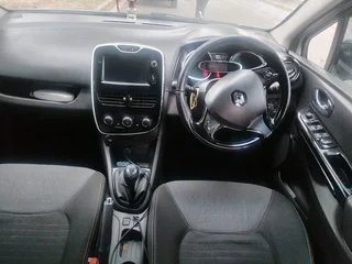 2015 RENAULT CLIO 4 900T MANUAL TRANSMISSION IN EXCELLENT CONDITION
