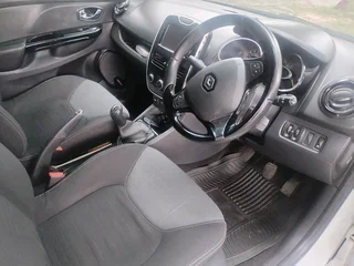 2015 RENAULT CLIO 4 900T MANUAL TRANSMISSION IN EXCELLENT CONDITION