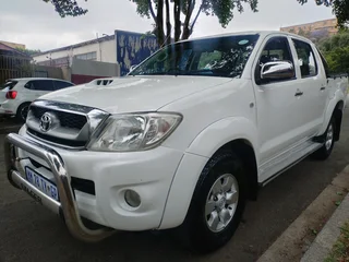 2007 TOYOTA HILUX DOUBLE CAB 3.0 D4D 4X2 MANUAL TRANSMISSION IN EXCELLENT CONDITION