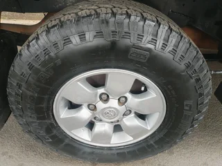 2007 TOYOTA HILUX DOUBLE CAB 3.0 D4D 4X2 MANUAL TRANSMISSION IN EXCELLENT CONDITION