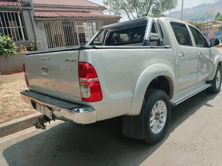 2012 TOYOTA HILUX DOUBLE CAB 3.0 D4D 4X2 MANUAL TRANSMISSION IN EXCELLENT CONDITION