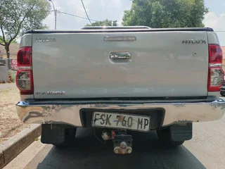 2012 TOYOTA HILUX DOUBLE CAB 3.0 D4D 4X2 MANUAL TRANSMISSION IN EXCELLENT CONDITION