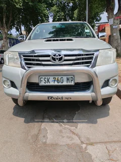 2012 TOYOTA HILUX DOUBLE CAB 3.0 D4D 4X2 MANUAL TRANSMISSION IN EXCELLENT CONDITION