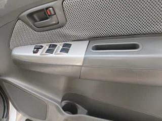 2012 TOYOTA HILUX DOUBLE CAB 3.0 D4D 4X2 MANUAL TRANSMISSION IN EXCELLENT CONDITION