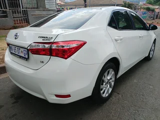 2024 TOYOTA COROLLA PRESTIGE 1.8 MANUAL TRANSMISSION IN EXCELLENT CONDITION WITH REVERSE CAMERA