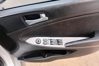 2017 HYUNDAI ACCENT 1.6 AUTOMATIC TRANSMISSION IN EXCELLENT CONDITION WITH REVERSE SENSORS