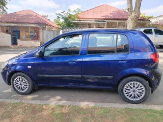 2009 HYUNDAI GETZ 1.4 MANUAL TRANSMISSION IN EXCELLENT CONDITION