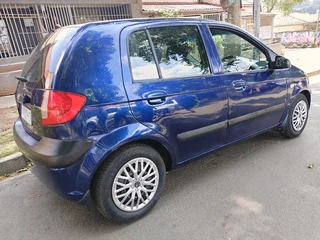 2009 HYUNDAI GETZ 1.4 MANUAL TRANSMISSION IN EXCELLENT CONDITION