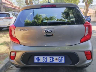 2018 KIA PICANTO 1.0 MANUAL TRANSMISSION IN EXCELLENT CONDITION WITH SPARE KEYS