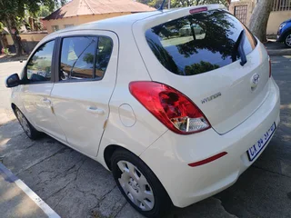 2014 HYUNDAI I20 MANUAL TRANSMISSION 1.4 IN EXCELLENT CONDITION
