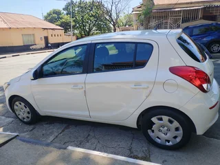 2014 HYUNDAI I20 MANUAL TRANSMISSION 1.4 IN EXCELLENT CONDITION