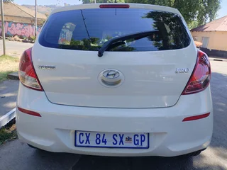 2014 HYUNDAI I20 MANUAL TRANSMISSION 1.4 IN EXCELLENT CONDITION