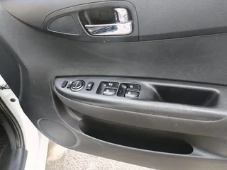 2014 HYUNDAI I20 MANUAL TRANSMISSION 1.4 IN EXCELLENT CONDITION