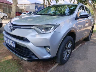 2016 TOYOTA RAV4 MANUAL TRANSMISSION IN EXCELLENT CONDITION WITH REVERSE CAMERA AND SENSORS