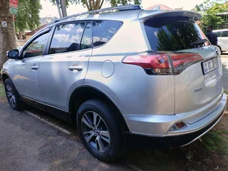 2016 TOYOTA RAV4 MANUAL TRANSMISSION IN EXCELLENT CONDITION WITH REVERSE CAMERA AND SENSORS