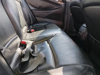 2012 HYUNDAI SONATA 2.4 AUTOMATIC TRANSMISSION IN EXCELLENT CONDITION WITH SUN ROOF