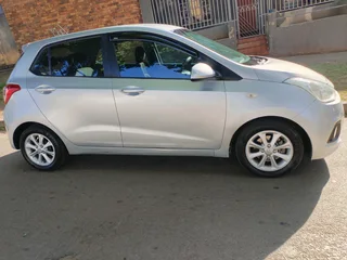 2014 HYUNDAI I10 GRAND 1.2 MANUAL TRANSMISSION IN EXCELLENT CONDITION