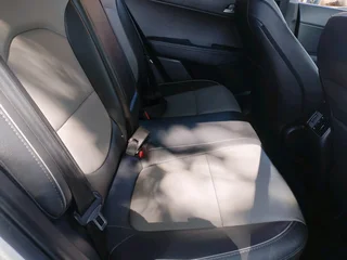 2018 HYUNDAI CRETA 1.6 MANUAL TRANSMISSION WITH REVERSE CAMERA AND SENSORS