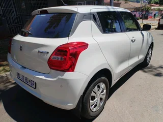 2022 SUZUKI SWIFT 1.2 MANUAL TRANSMISSION IN EXCELLENT CONDITION