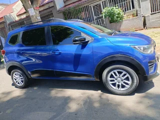 2022 Renault Triber 1.0 Manual Transmission In Excellent Condition With Service Book