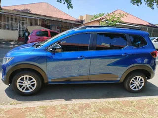 2022 RENAULT TRIBER 1.0 MANUAL TRANSMISSION IN EXCELLENT CONDITION WITH SERVICE BOOK