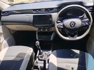 2022 RENAULT TRIBER 1.0 MANUAL TRANSMISSION IN EXCELLENT CONDITION WITH SERVICE BOOK